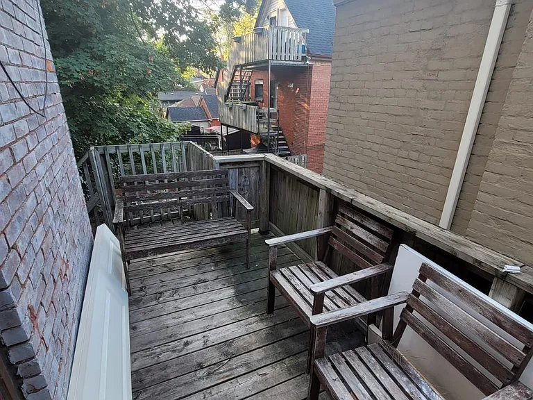 77 Pearl St S #2 — Photo 17