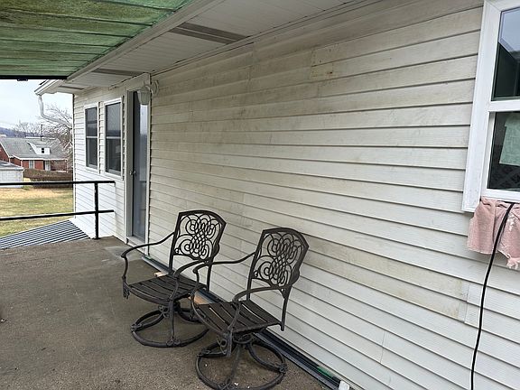 3rd image of 2505 Woodland Rd