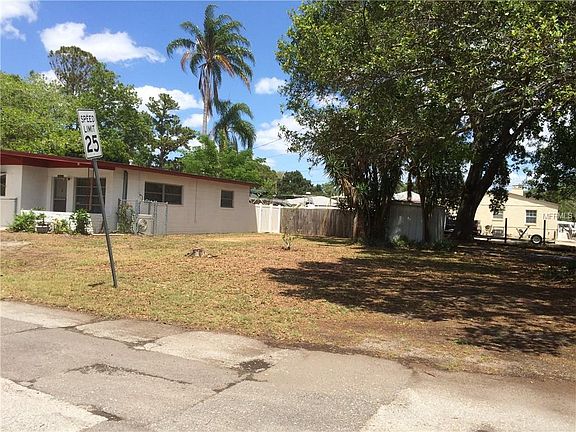 2nd image of 4621 Sunnydale Ln N