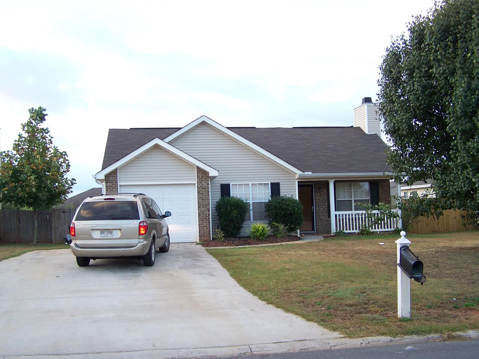 211 Brandonshire Ln photo 1