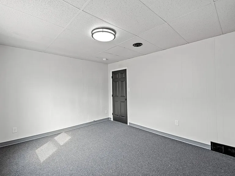 412 Mill Street — Photo 12