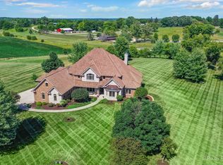 8110 Carriage Ln, Spring Grove, IL 60081