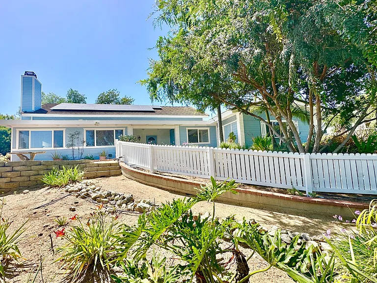 2573 Gum Tree Ln — Photo 1
