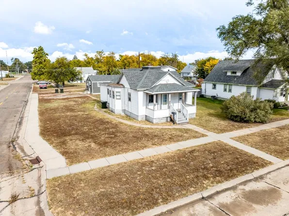 721 W 10th & 1013 N. Oak, North Platte, NE 69101