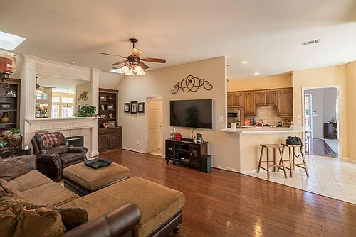 2708 Mum Dr Photo 1