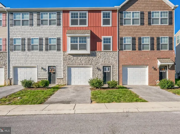 838 Admirals Quay Dr, Mechanicsburg, PA 17050
