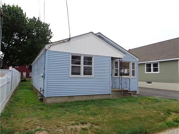 3rd image of 281 Goldenrod Ave