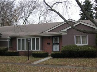 1716 Longmeadow Dr, Glenview, IL