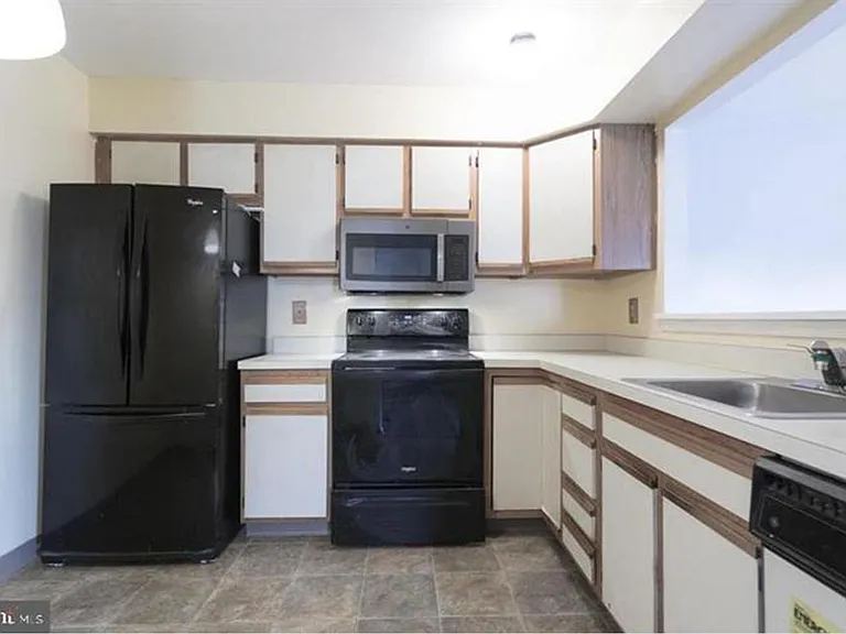 5 Michele Ct — Photo 9