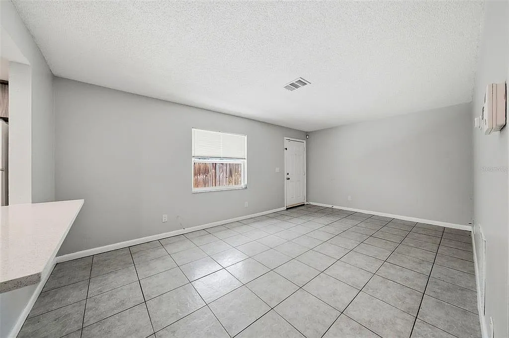 2 bed, 1.0 bath, 850 sqft, $1,700 — Photo 4