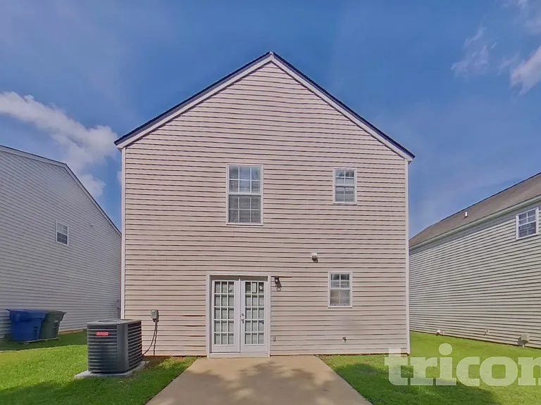 153 Cottage Lake Way — Photo 16