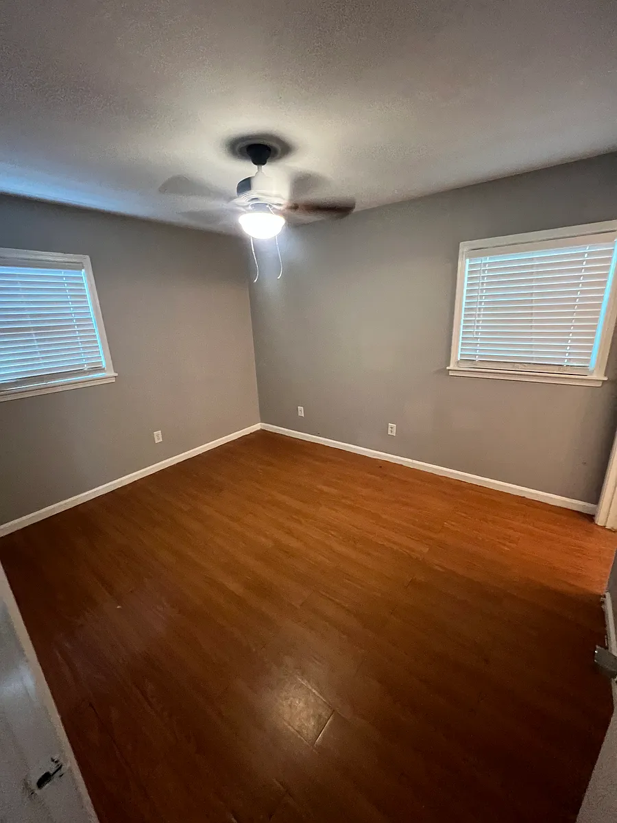 Building Photo - 8029 Pinebrook Dr