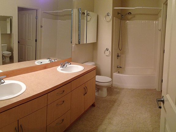5th image of 514 241st Ln SE #514