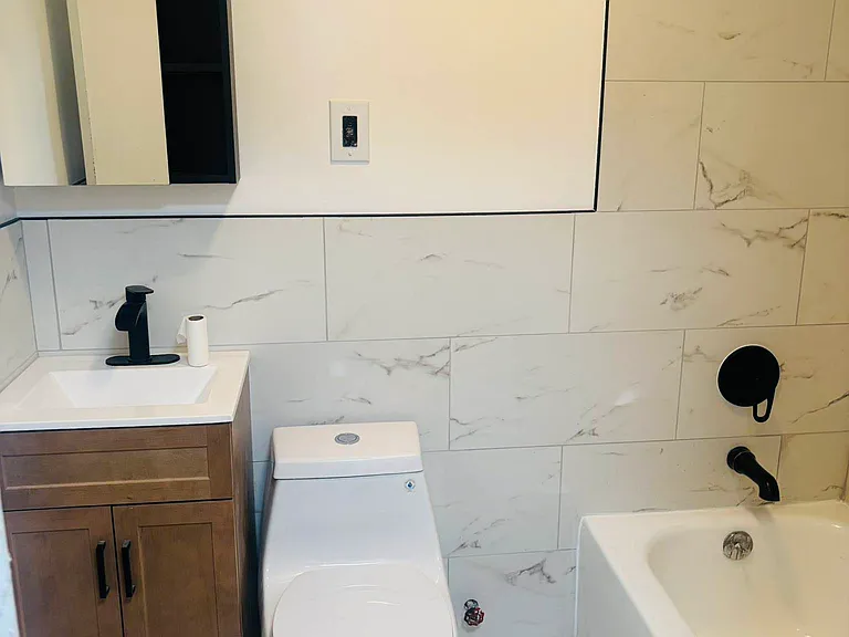 734 Madison St #1 — Photo 7