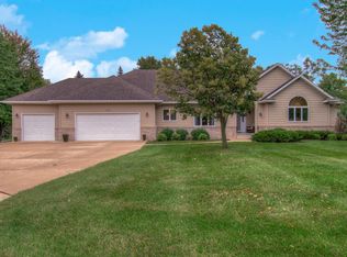 1565 Dell Pl SW, Owatonna, MN 55060