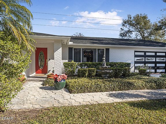 3rd image of 7 Pebble Beach Dr