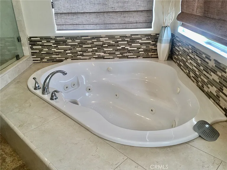 104 Avenida Caballeros — Photo 24