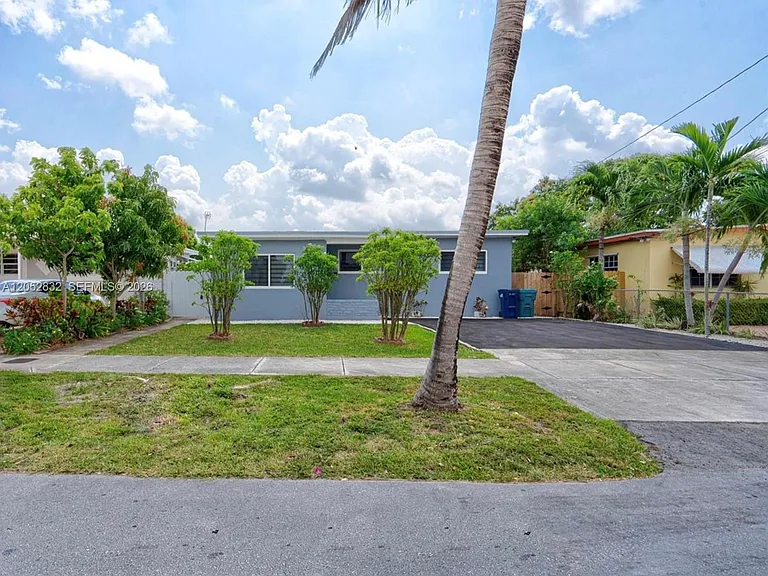 3635 SW 88th Ct — Photo 2