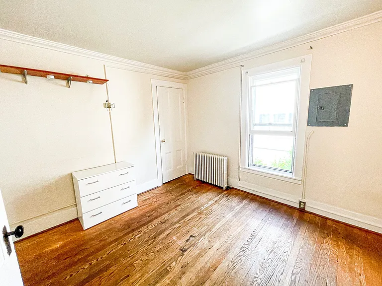 705 E Seneca St — Photo 10
