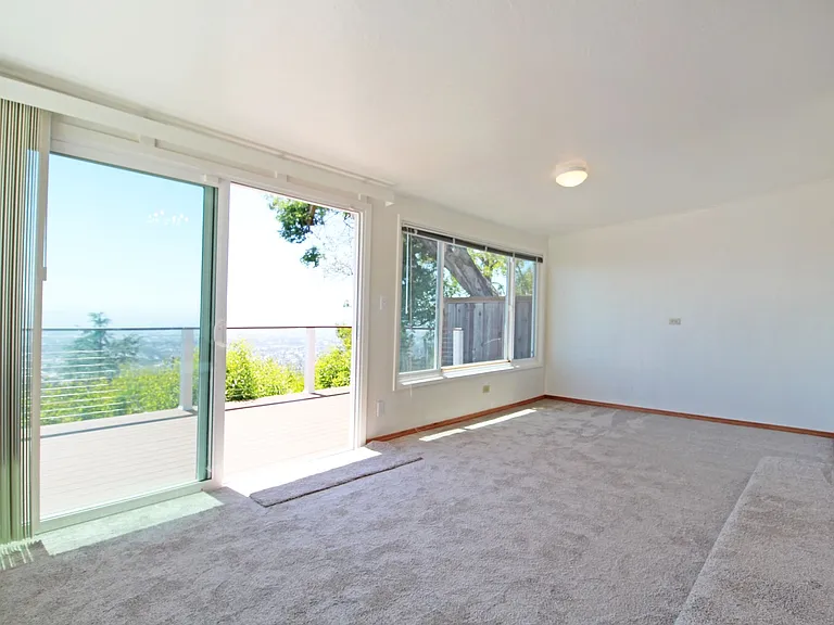 115 Rishell Dr — Photo 8