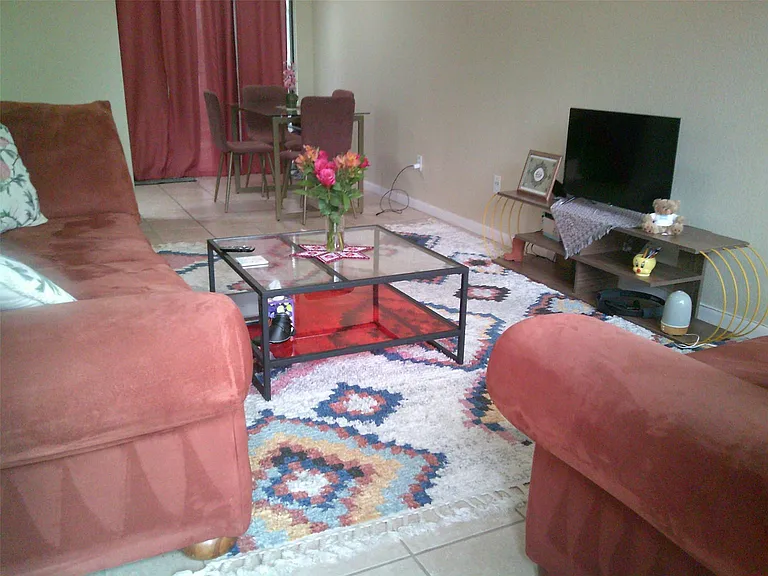 1015 E Yager Ln #186 — Photo 4