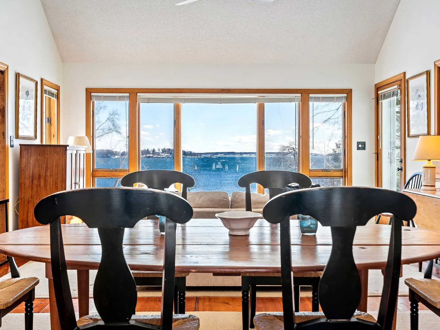 6 bed, 4.5 bath, 2428 sqft, $7,500 — Photo 3