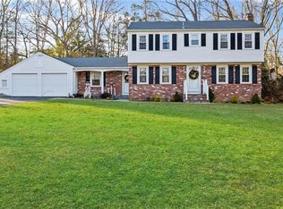 69 Mayflower Dr, East Greenwich, RI 02818