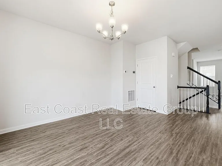 7055 Delegate Pl — Photo 12