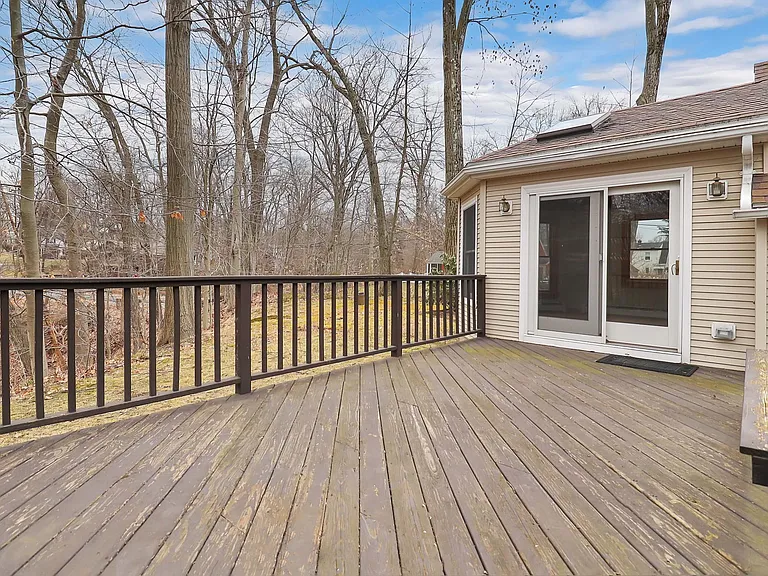 142 Elmwood Ave — Photo 34