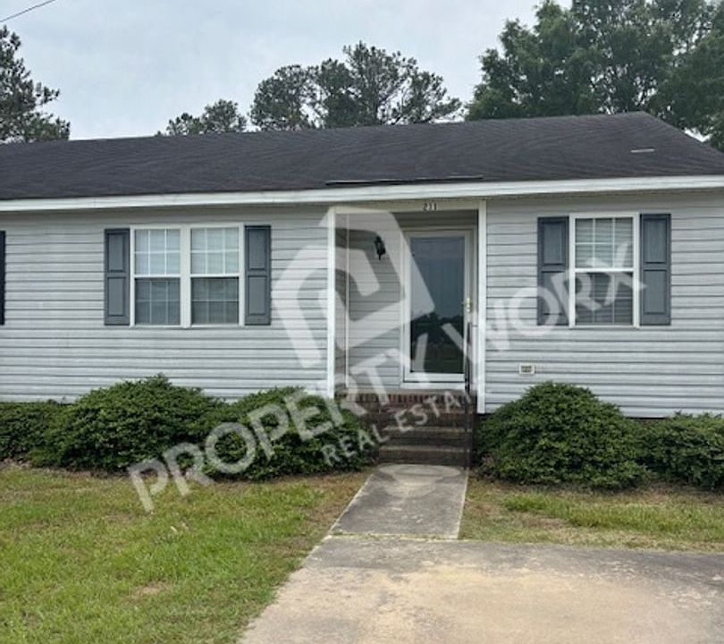 1st image of 211 E Cedar St