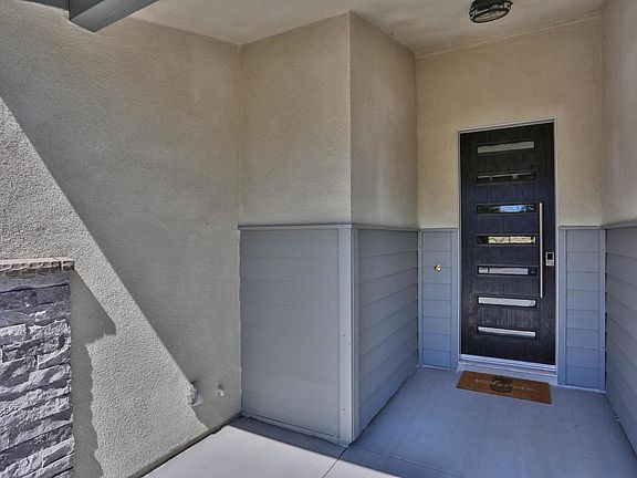 5th image of 13255 Riverview Dr