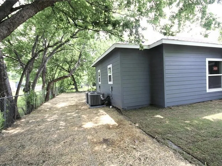 614 Railroad Ave #100 — Photo 13