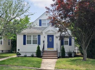 52 Florida Ave, Cranston, RI 02920