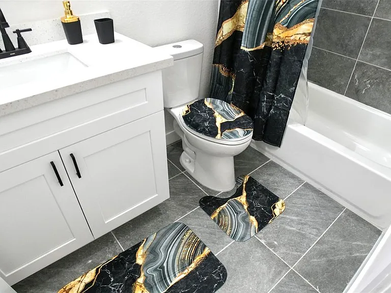 Guest Restroom.