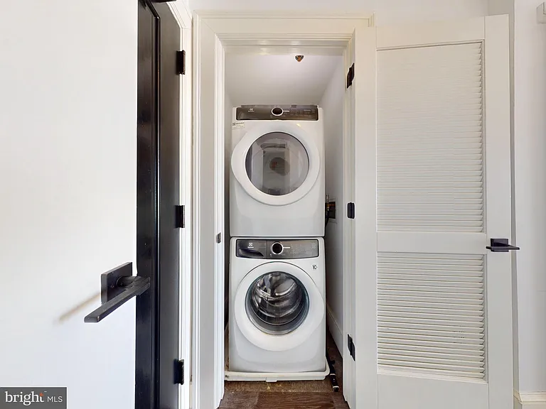 1011 M St NW #804 — Photo 14