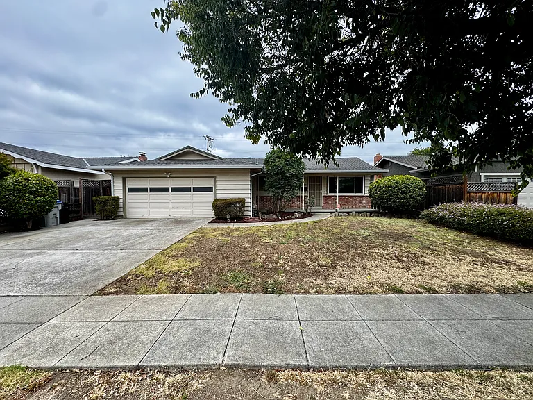 1405 Antonio Ln — Photo 1