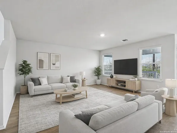 7315 Capella Cir, San Antonio, TX 78252