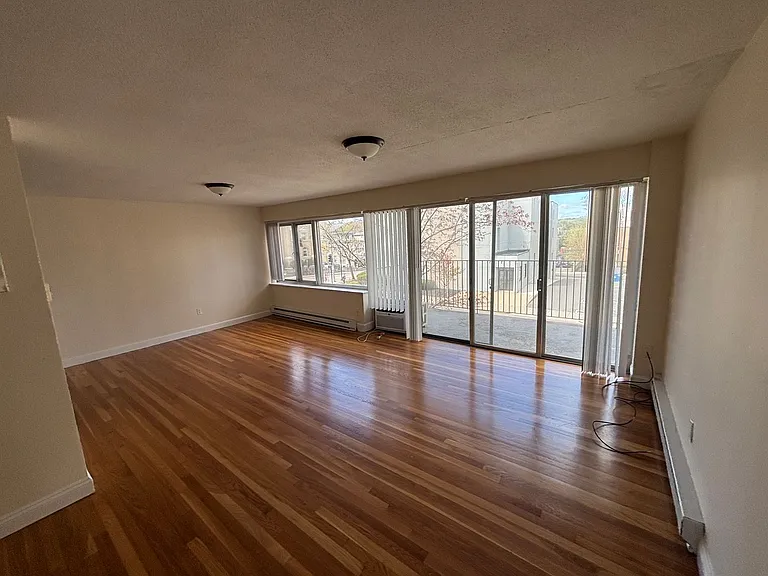 333 Main St #19 — Photo 10