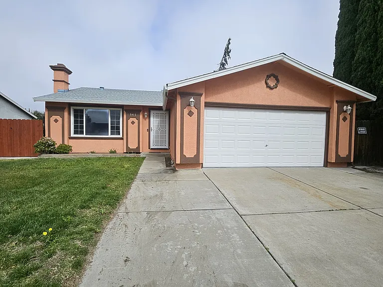 547 San Gabriel Ct — Photo 4