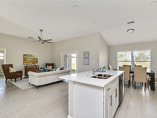 5th image of 1345 Fawn Ave