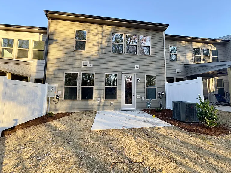 2126 Maggie Valley Dr — Photo 28