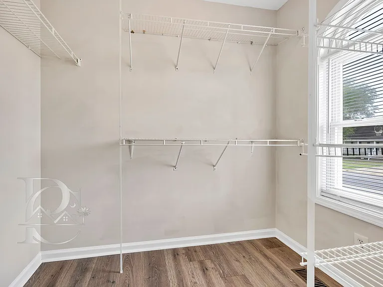 232 Autumnview Ct — Photo 15