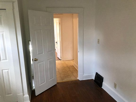4th image of 1595 Winchester Ave