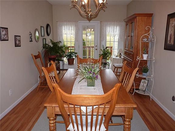 4th image of 128 Clearwater Dr