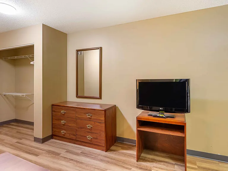 Studio Suite - 1 Queen Bed