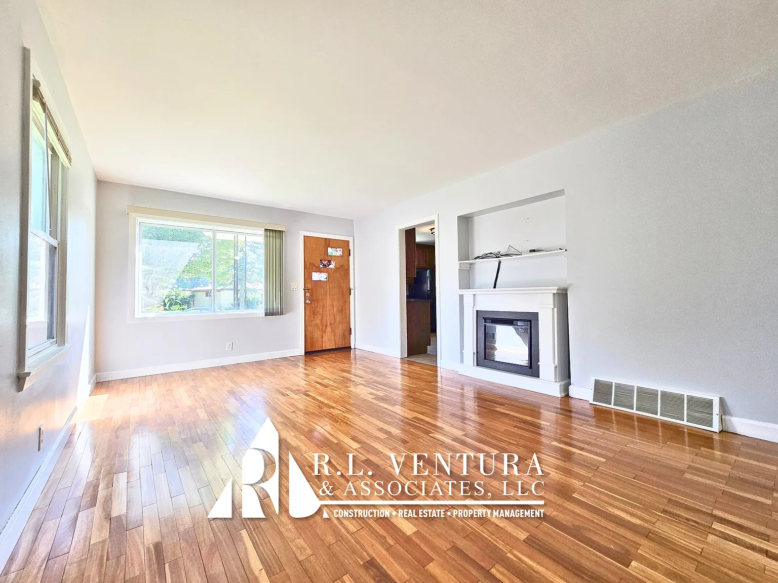 3 bed, 1500 sqft, $2,100 — Photo 3