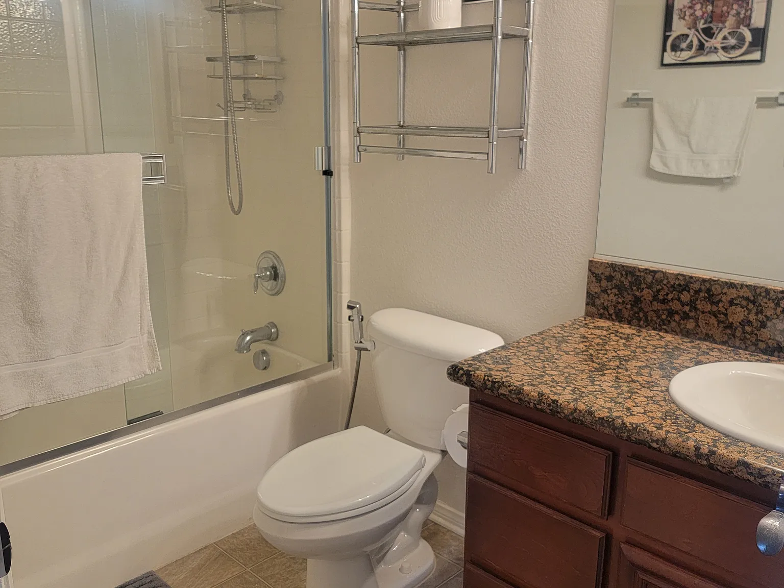 3 bed, 2182 sqft, $1,000 — Photo 2