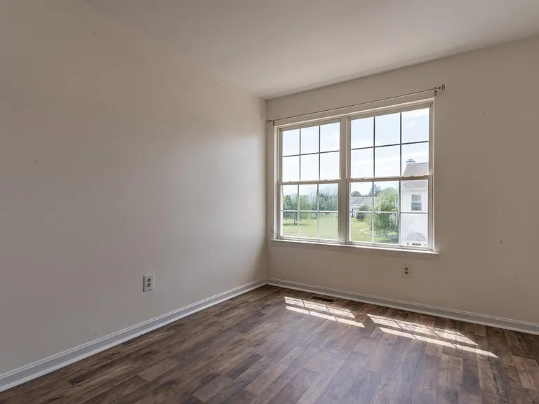 5601 Ashburn Ter — Photo 23