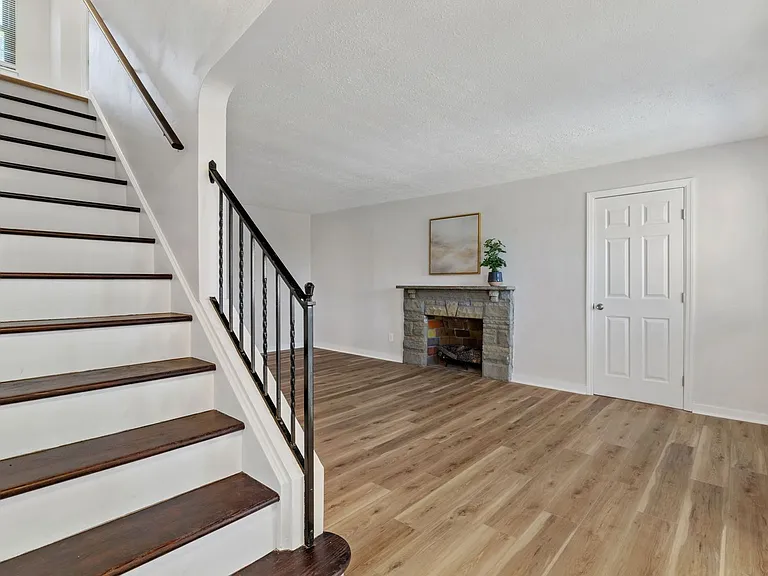 973 Agnew Rd — Photo 3