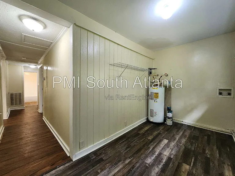 348 N 17th St — Photo 16